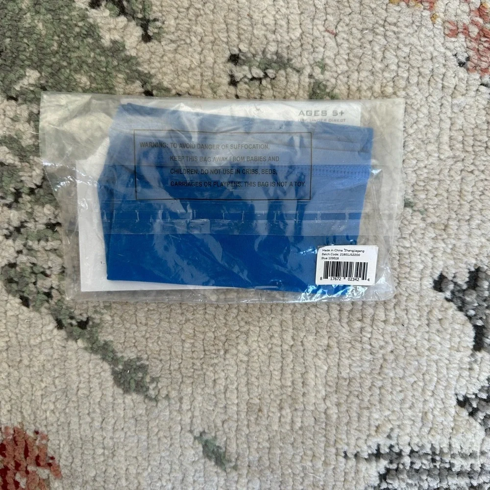 New Youth Gator Face Cover Ages 5+ By Go Cool New in packaging Blue